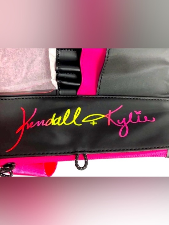 NEW [Kendall & Kylie] Makeup Brush Holder w/ Adjustable Belt Black & Hot Pink - Picture 3 of 12